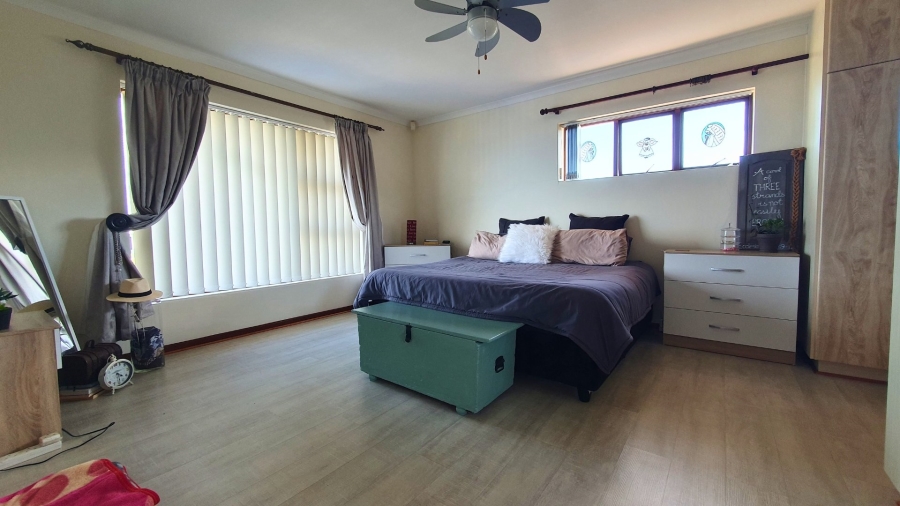 3 Bedroom Property for Sale in Dana Bay Western Cape